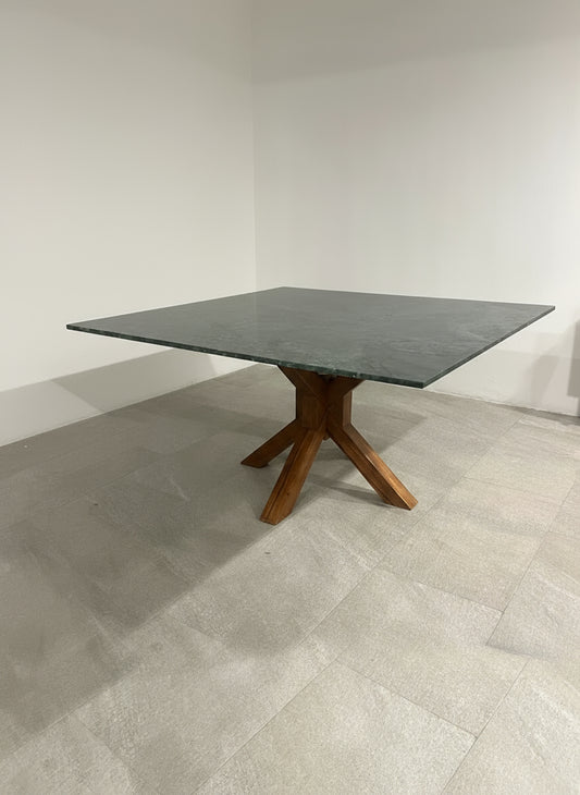 Mesa de comedor Kova