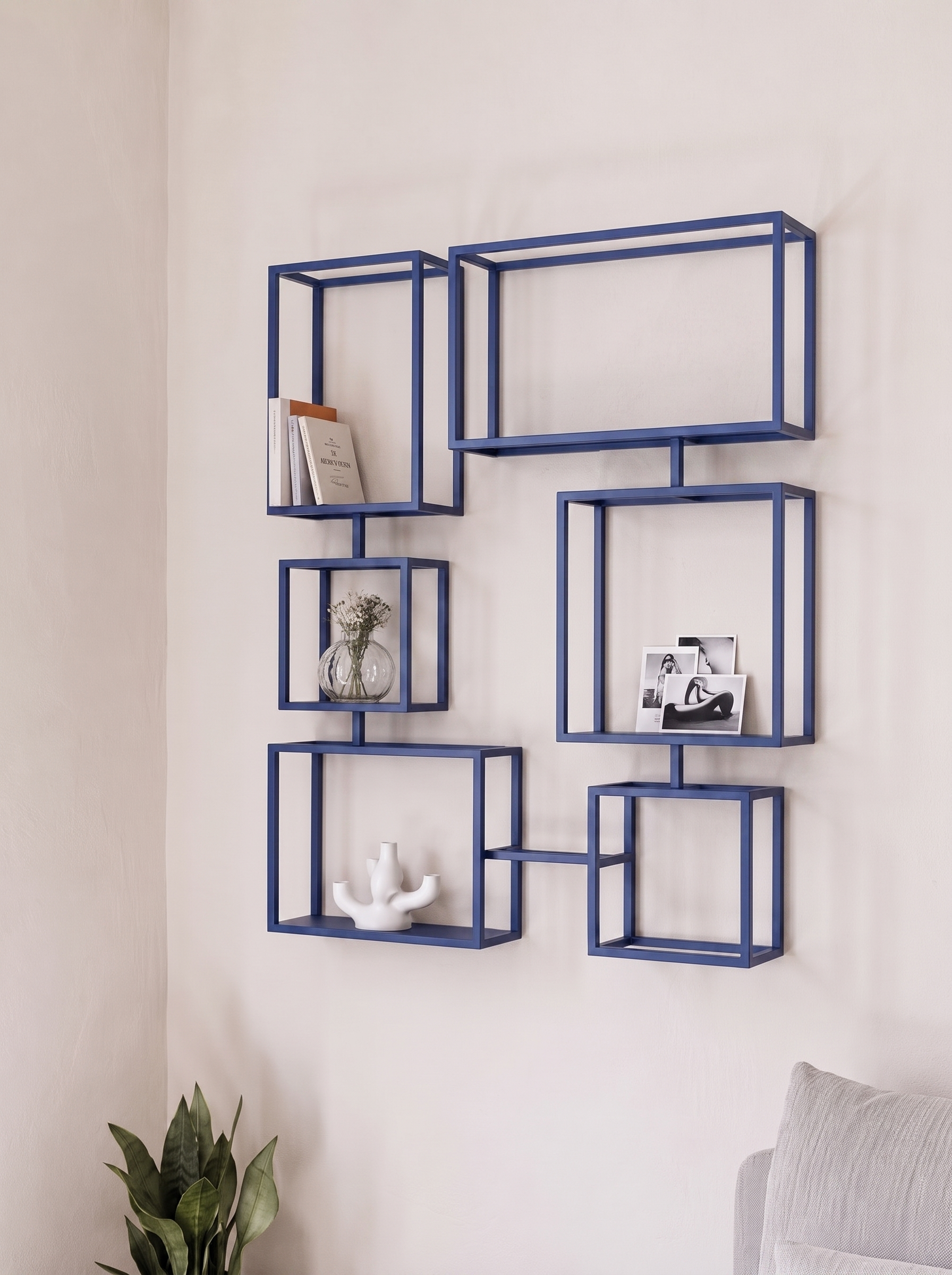 Repisa Enzo Azul con decorativos
