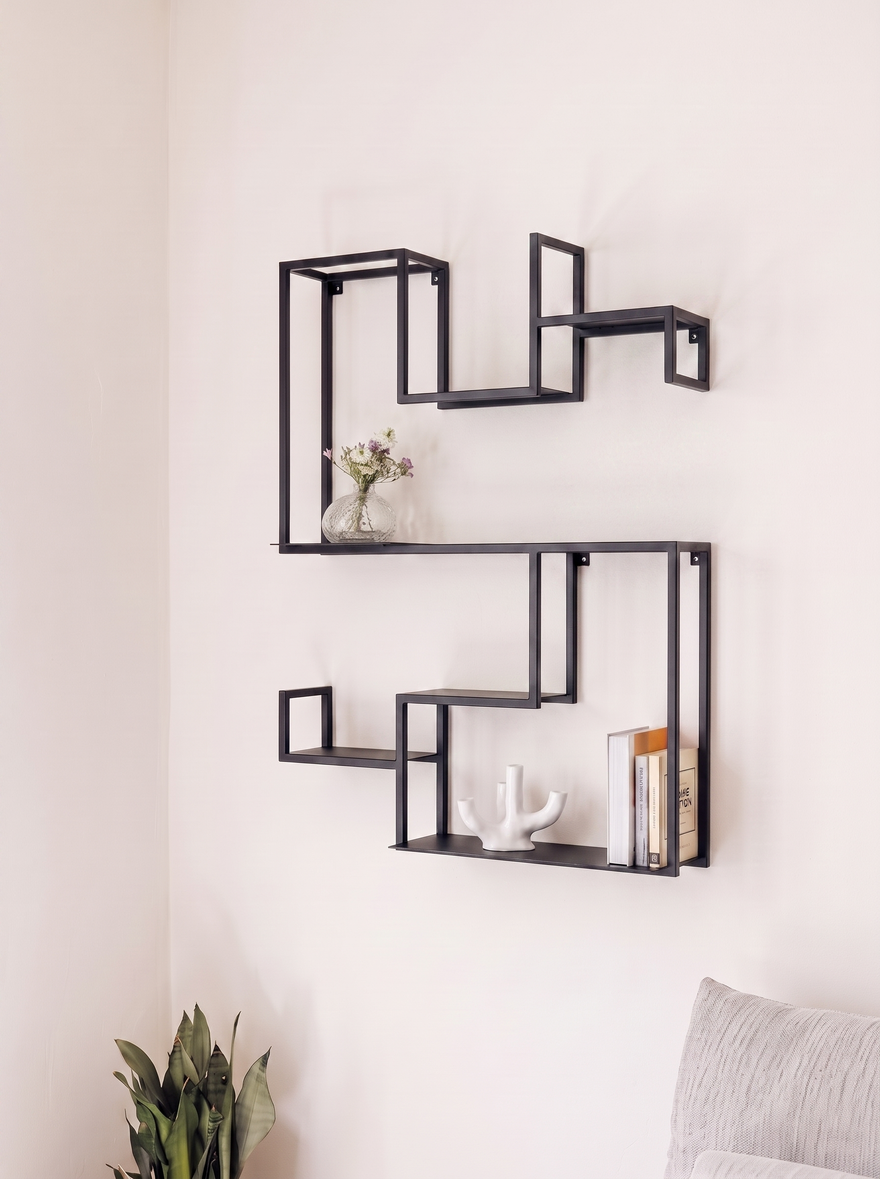 Repisa Orso Negro con decorativos