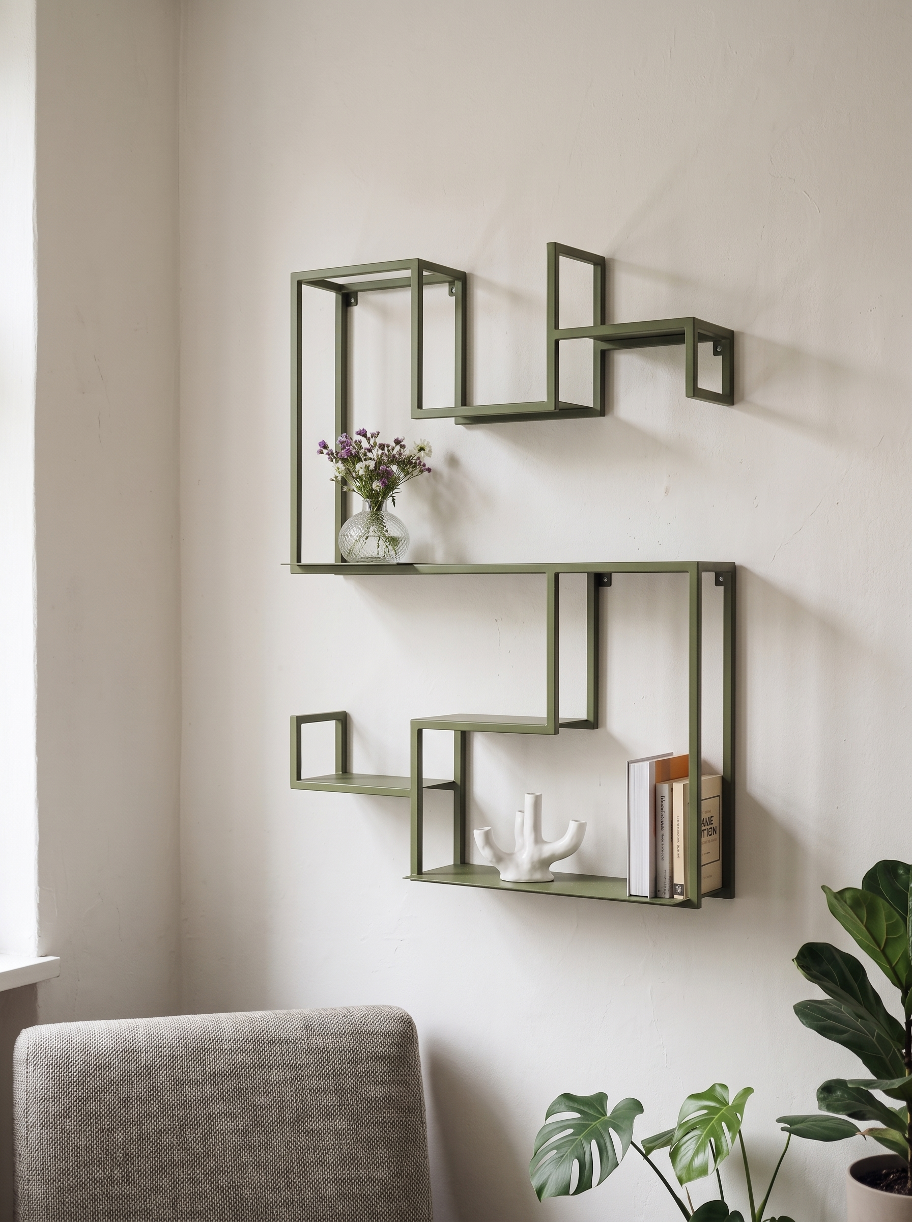 Repisa Orso Verde en espacio minimalista