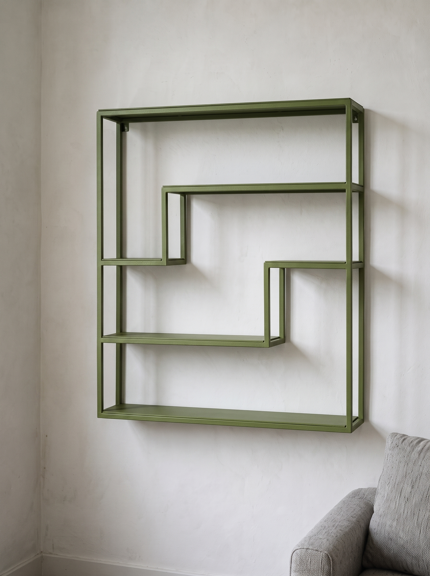 Repisa Arlo Verde en espacio minimalista