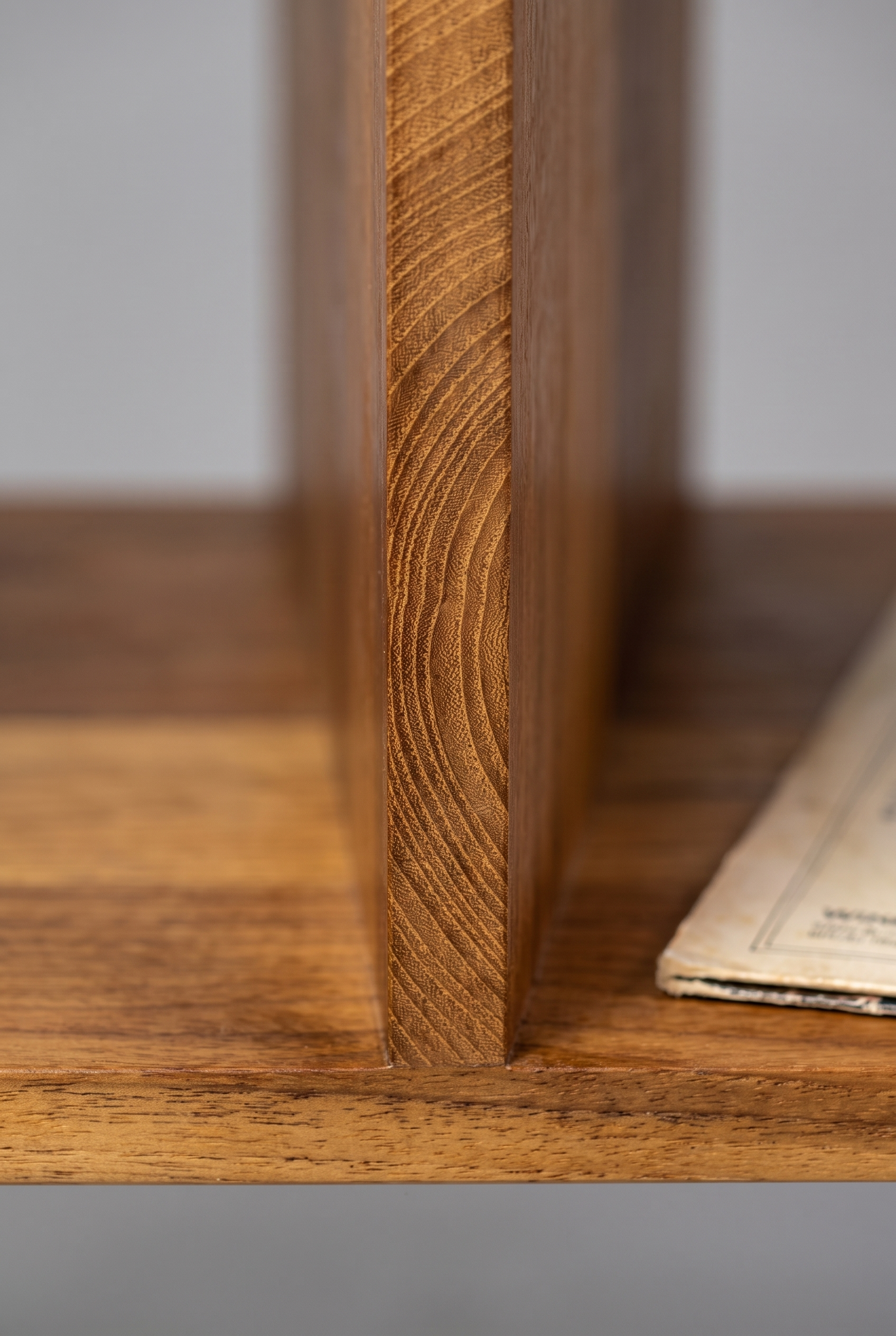 Credenza Baco TZALAM detalle borde de madera