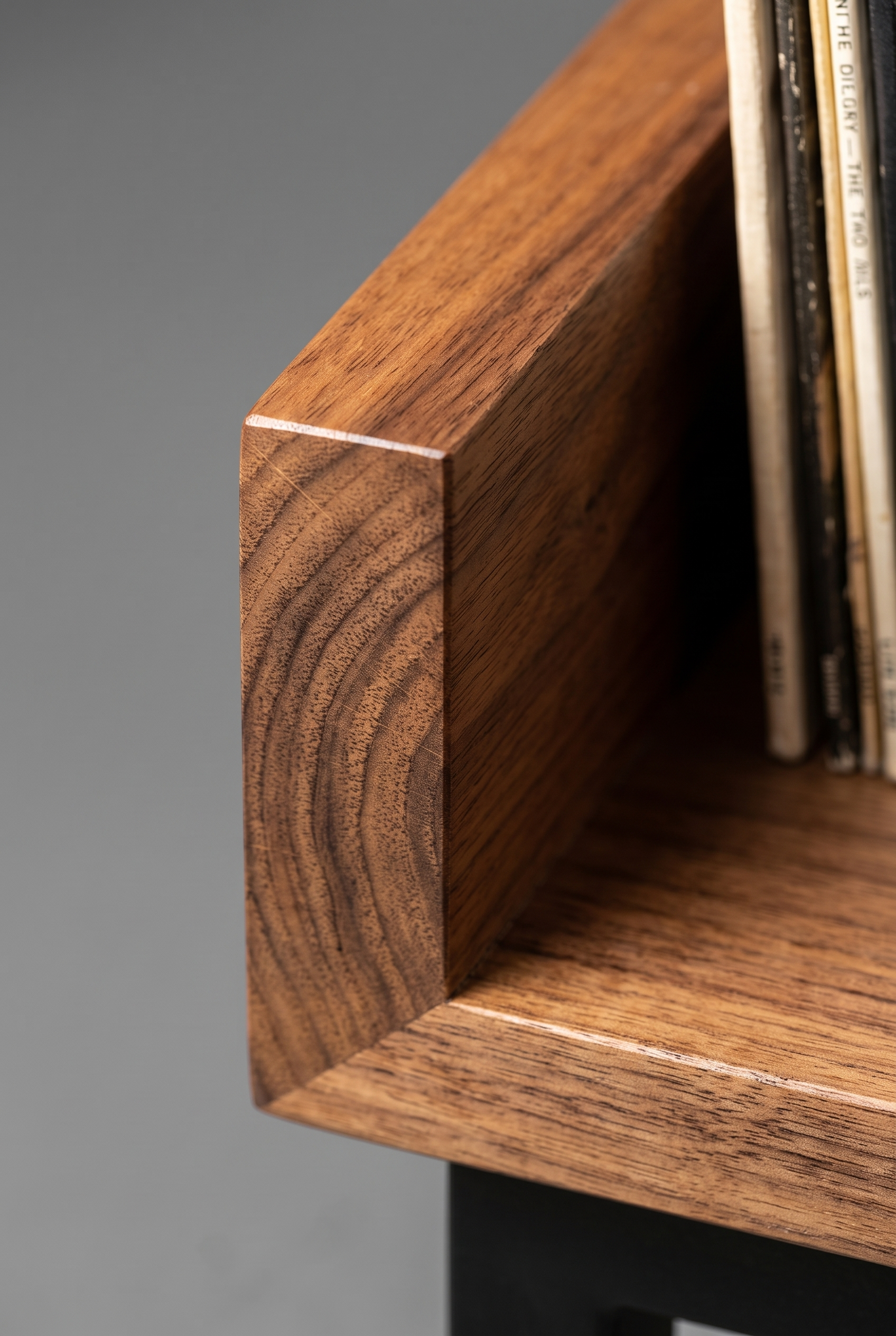 Credenza Eros Tzalam detalle borde de madera