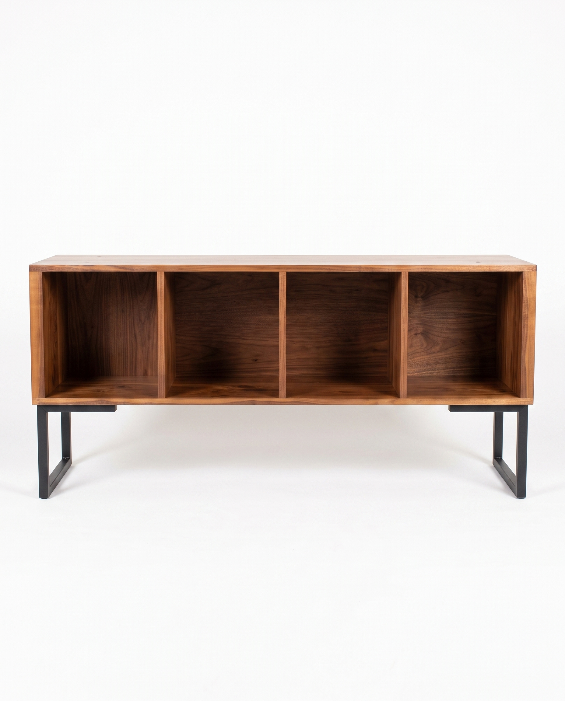 Credenza Eros Tzalam fondo blanco de frente sin decoración