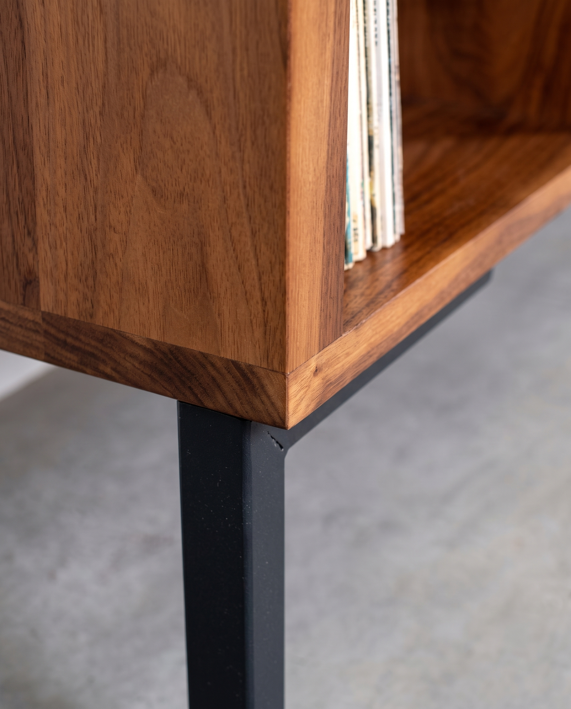 Credenza Eros Tzalam detalle esquina de madera