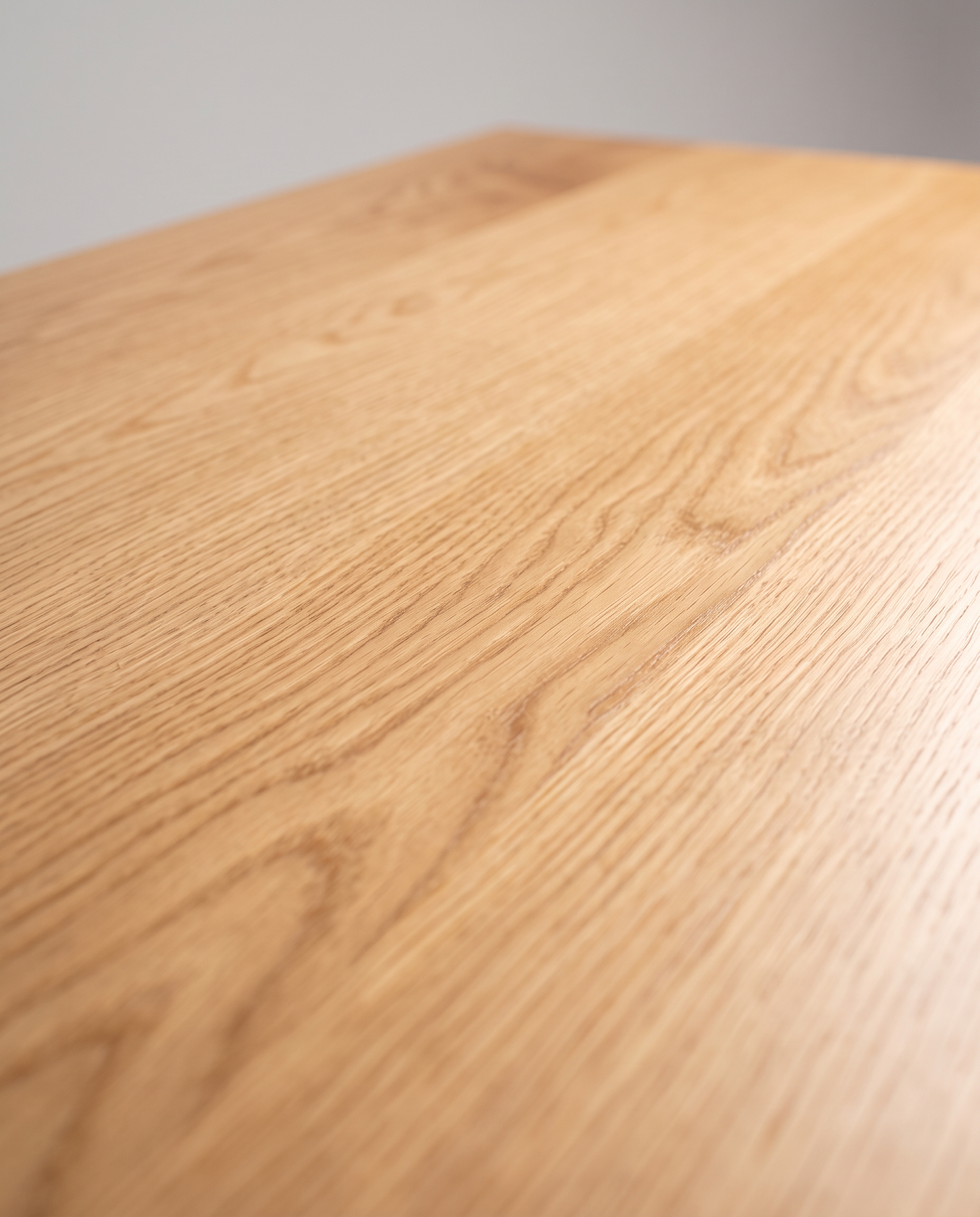 Escritorio Milo Encino detalle de madera